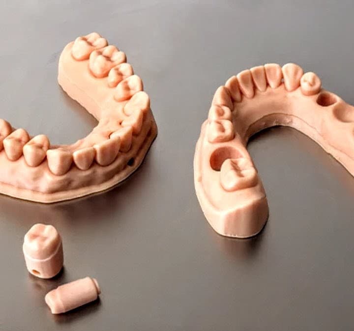 Modelo odontológico fresado a partir de fluxo digital em laboratório